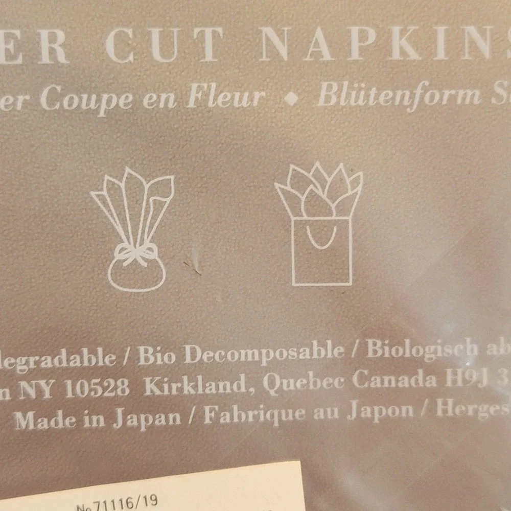 Amscan Flower Cut Napkins 80ct Multicolor 14in Scalloped Paper Fan Round